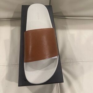 Vince luggage color slides  size 13 new in box